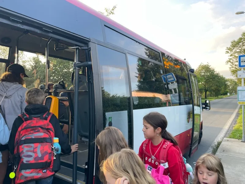 Do původně zahrádkářské kolonie Výsluní zůstanou posílené dopolední spoje, večerní se neosvědčily