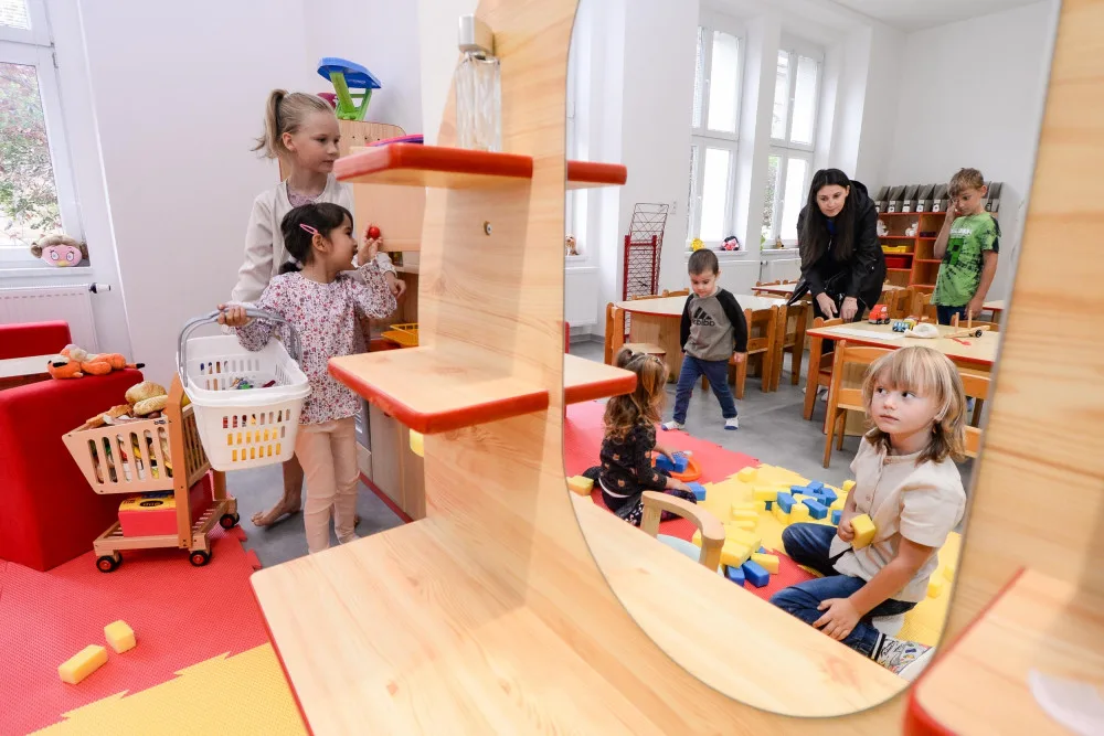 Město opravilo za 11 milionů mateřskou školku, na stejné adrese ještě vznikne 40 bytů pro občany Plzně