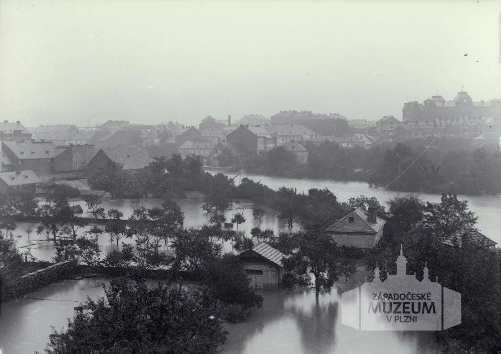 Velká povodeň v Plzni roku 1890 - pohled k Hamburku, foto: ZČM