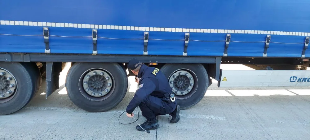 Policisté hledali nelegální migranty na dálnici u německých hranic