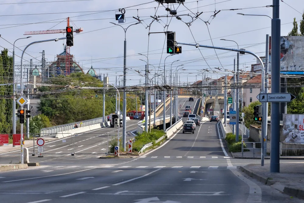 Končí ostře sledovaná oprava mostu Milénia. Doprava se na kapacitně nejvytíženější most vrátí 6. října