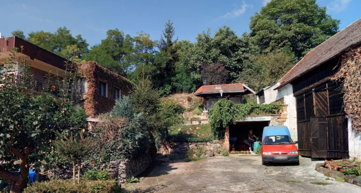 Had chtěl přezimovat uvnitř tohoto domu