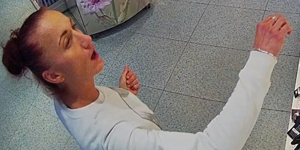 Policisté by si rádi promluvili se zatím neznámou ženou v souvislosti s vyšetřováním krádeží