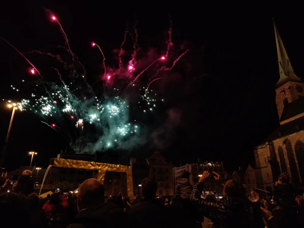 Tichý ohňostroj mohli Plzeňané vidět letos 28. října