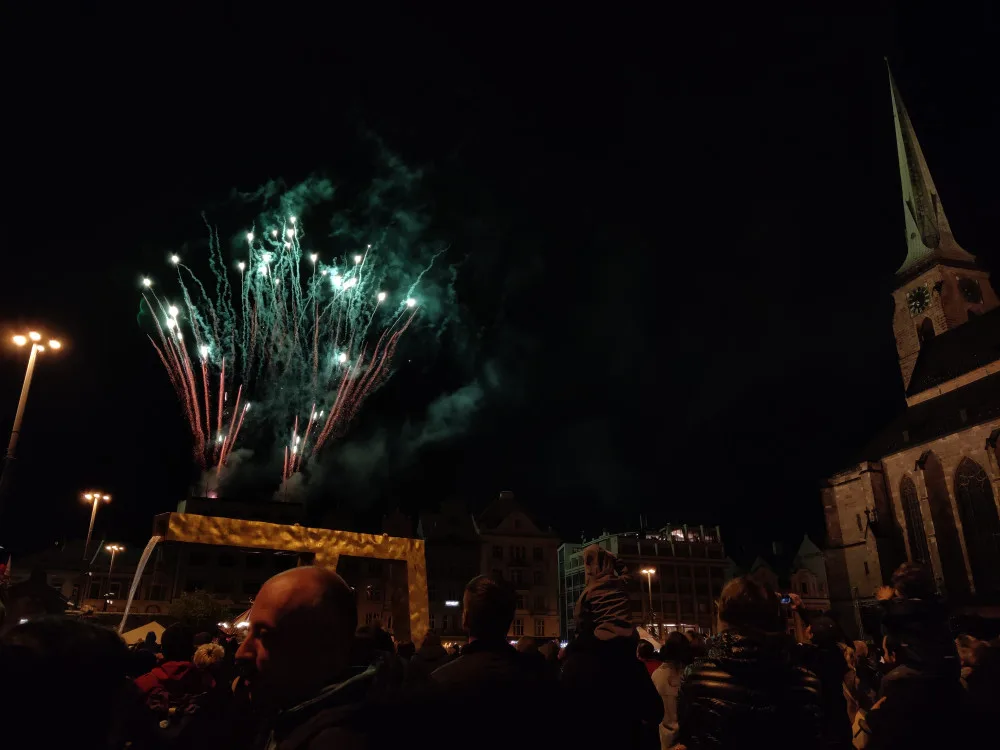 Tichý ohňostroj mohli Plzeňané vidět letos 28. října