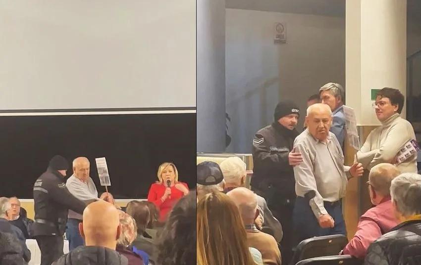 Známý senior se svým transparentem opět narušil mítink ANO
