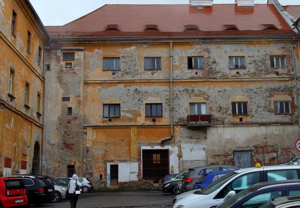 Rekonstrukci bývalého jezuitského semináře a pozdější sodovkárny za stovky milionů chystá město Klatovy