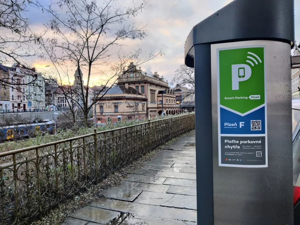 Plzeň rozšíří zónu placeného stání k nádraží Jižní Předměstí a k Centrálnímu autobusovému nádraží