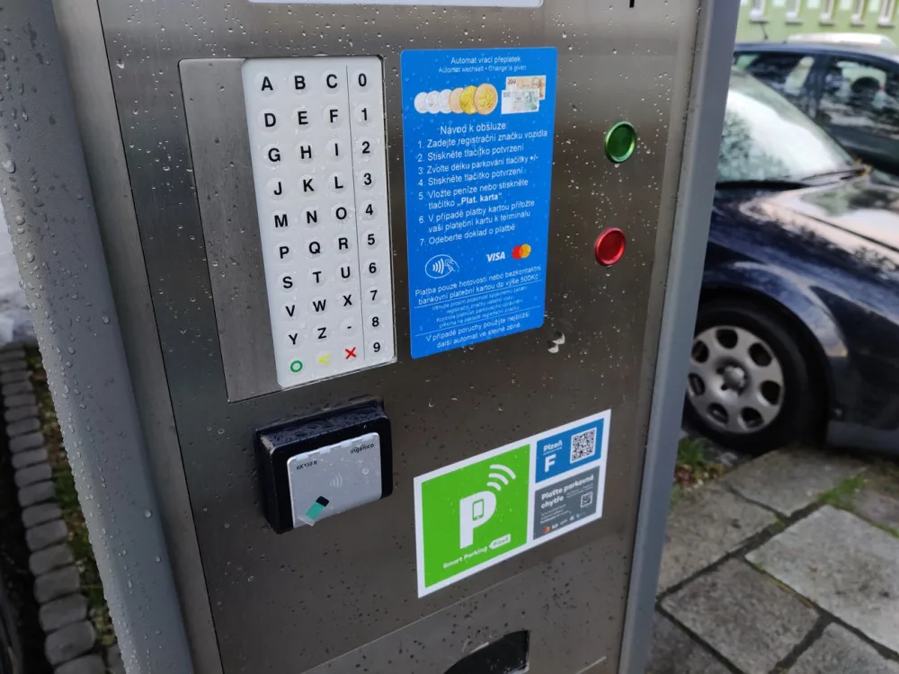 Plzeň rozšíří zónu placeného stání k nádraží Jižní Předměstí a k Centrálnímu autobusovému nádraží