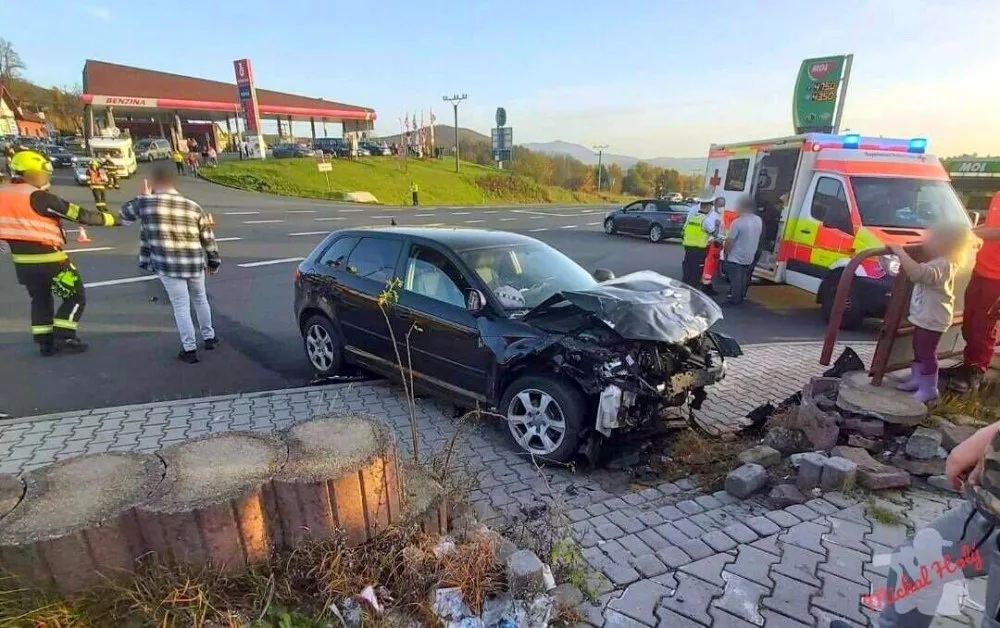 Při dopravní nehoda se zranilo celkem pět osob, foto: Michal Holý