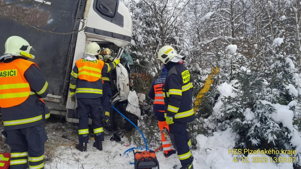 Tato nehoda se stala na dálnici D5 jen nedaleko o hodinu dříve
