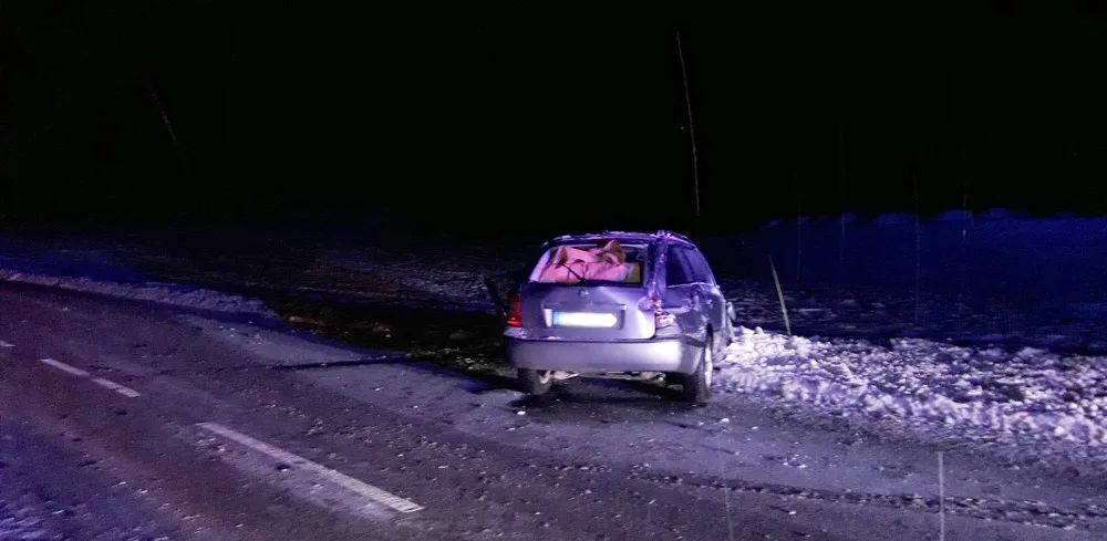 Řidič osobáku nedával pozor, vjel do protisměru a čelně se střetl s vozem a náklaďákem