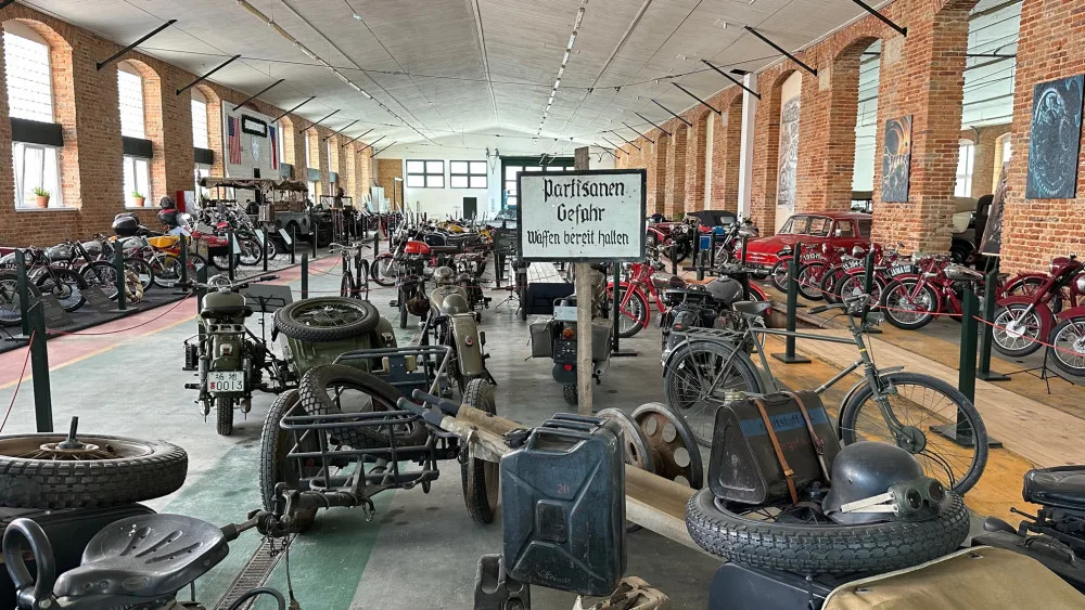 Nové muzeum Depo Moto Art se poprvé otevře pro veřejnost. Představí limuzíny prezidentů i další skvosty