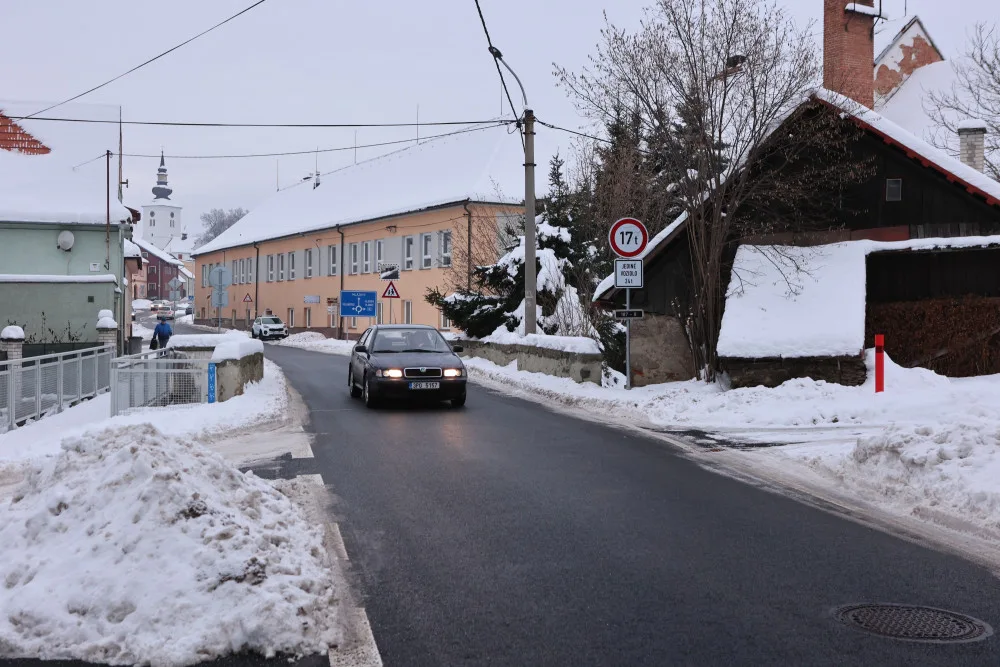 Řidičům se otevřel průtah Kolincem na Klatovsku za 155 milionů, zrychlí cestu na Sušicko