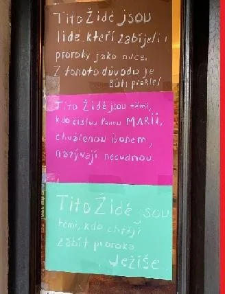 Zavřené už je nechvalně proslulé bistro s kebabem, které jeho majitel vyzdobil protižidovskými nápisy