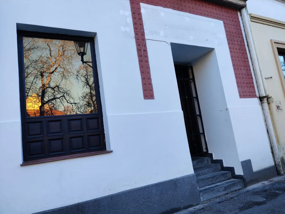 Zavřené už je nechvalně proslulé bistro s kebabem, které jeho majitel vyzdobil protižidovskými nápisy