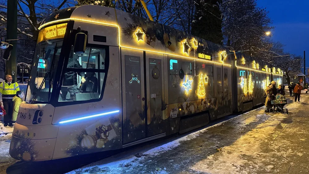 Tato vánoční tramvaj jezdila v Plzni bohužel jen týden