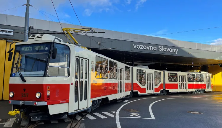 Náhradní vánoční tramvaj