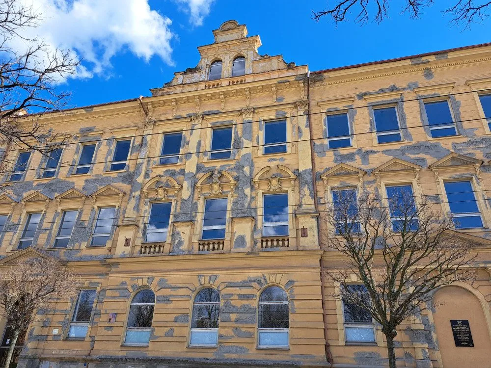 Z této budovy vznikne po přestavbě nové sídlo obvodu