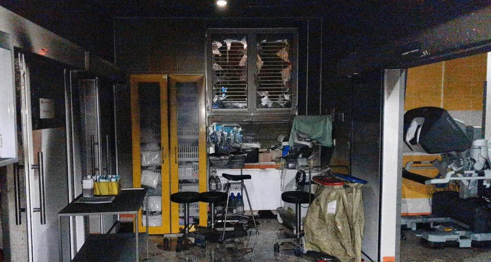 K požáru v pavilonu chirurgie vyjížděli v podvečer hasiči do fakultní nemocnice. Evakuovat museli 45 osob