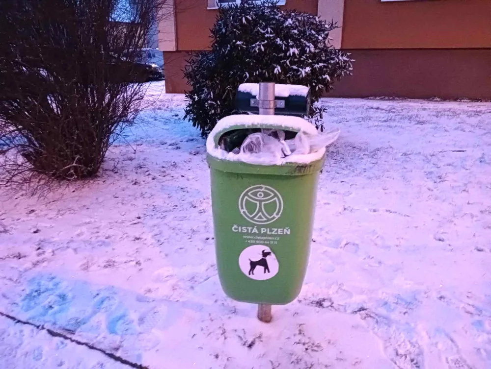 Takto ještě před týdnem vypadaly košíky na Doubravce