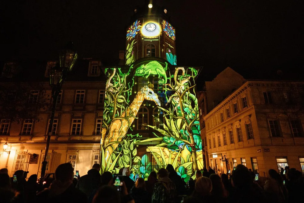 Na Mži se vzedme obří vodní stěna, Festival světla BLIK BLIK letos ohromí svou rozsáhlostí