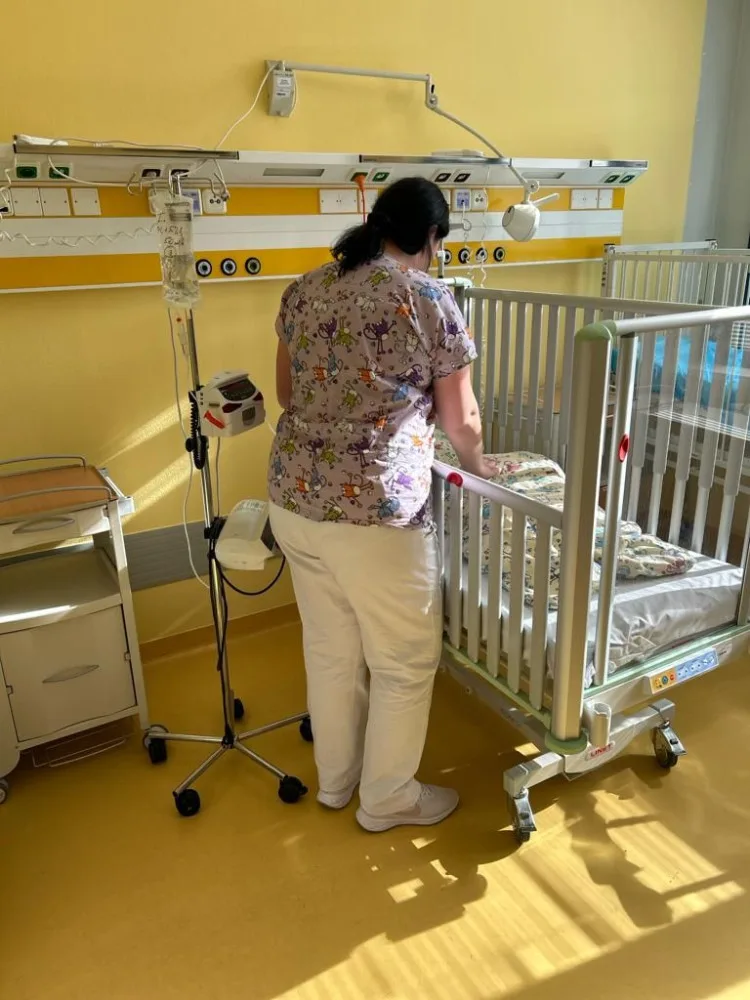 Budoucí zdravotní sestry z Německa vykonávají praxi na pediatrickém oddělení v Domažlické nemocnici