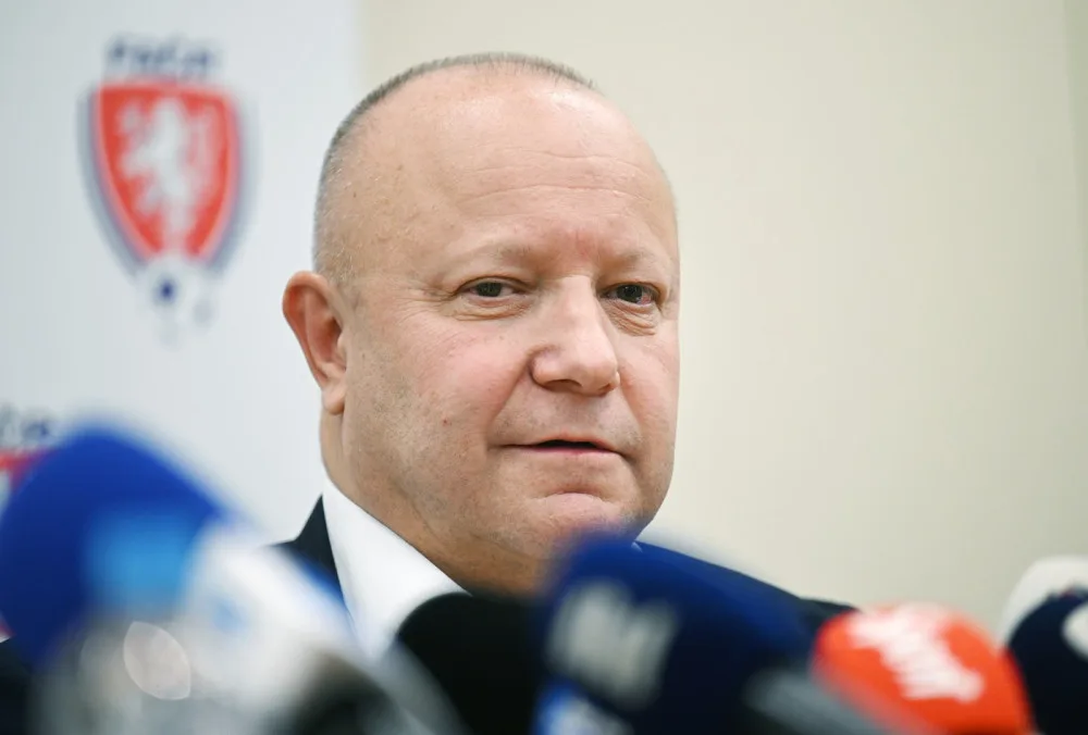 Rozhodčí čelí větší agresivitě, říká předseda fotbalové asociace Petr Fousek