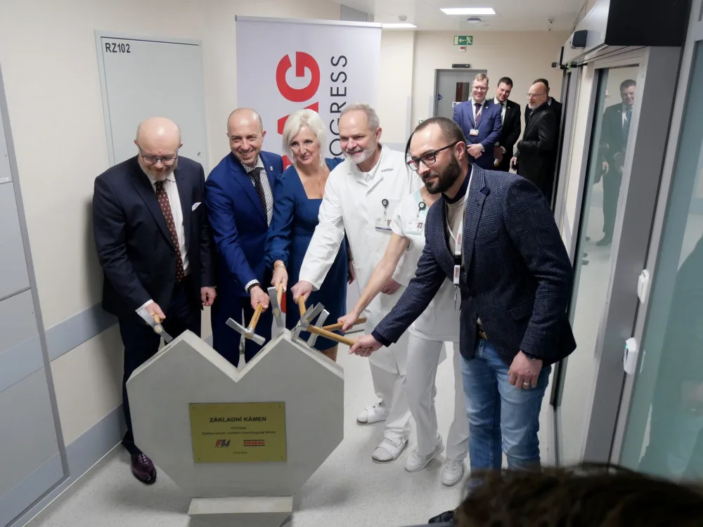 Poklepání na základní kámen stavby nových částí kardiologické kliniky