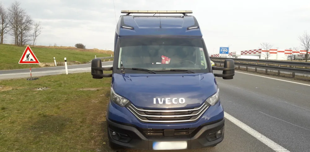 Řidič nedával pozor a způsobil hromadnou nehodu na dálnici D5 ve směru na Rozvadov