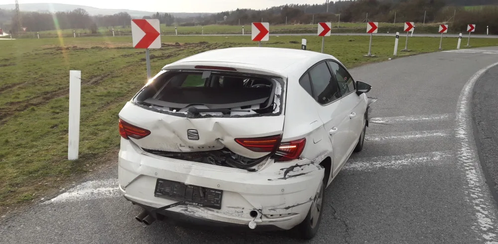 Řidič nedával pozor a způsobil hromadnou nehodu na dálnici D5 ve směru na Rozvadov