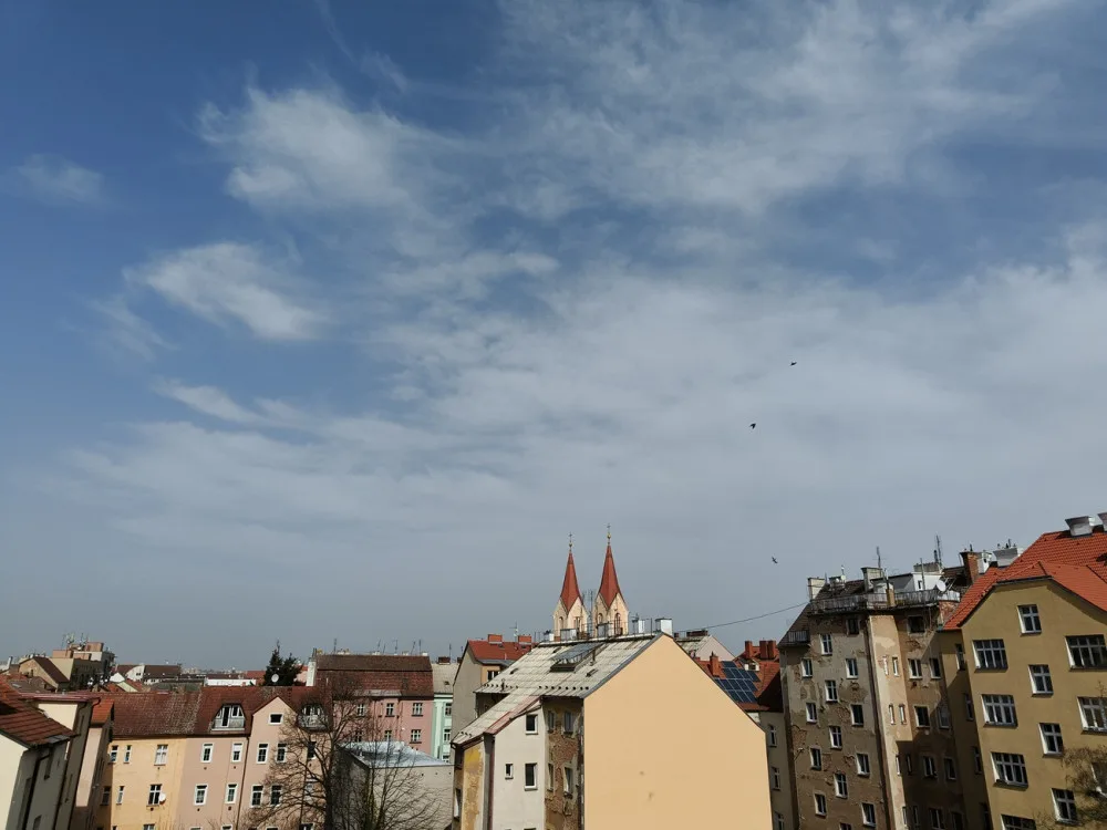 Saharský prach ve větších koncentracích přechází i přes západ Čech, zhoršuje ovzduší