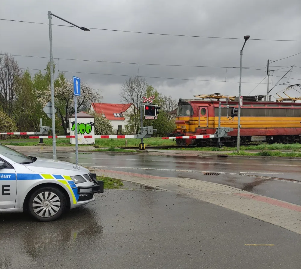 Policisté vyrazili zkontrolovat nádraží, vlaky i železniční přejezdy. Padala jedna pokuta za druhou