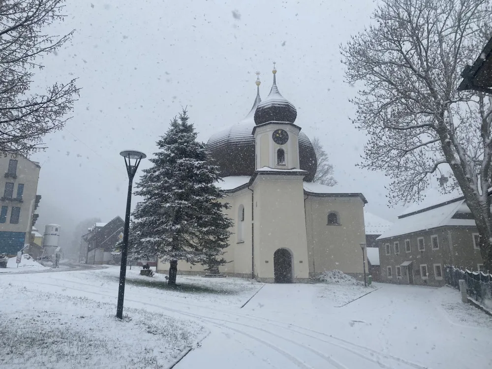 Místy napadlo až 15 centimetrů, Železná Ruda je bez proudu