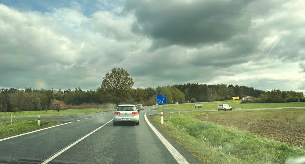 Startuje úprava extrémně nebezpečných křižovatek na silnici I/20 nad Losinou. Jde o místa častých nehod