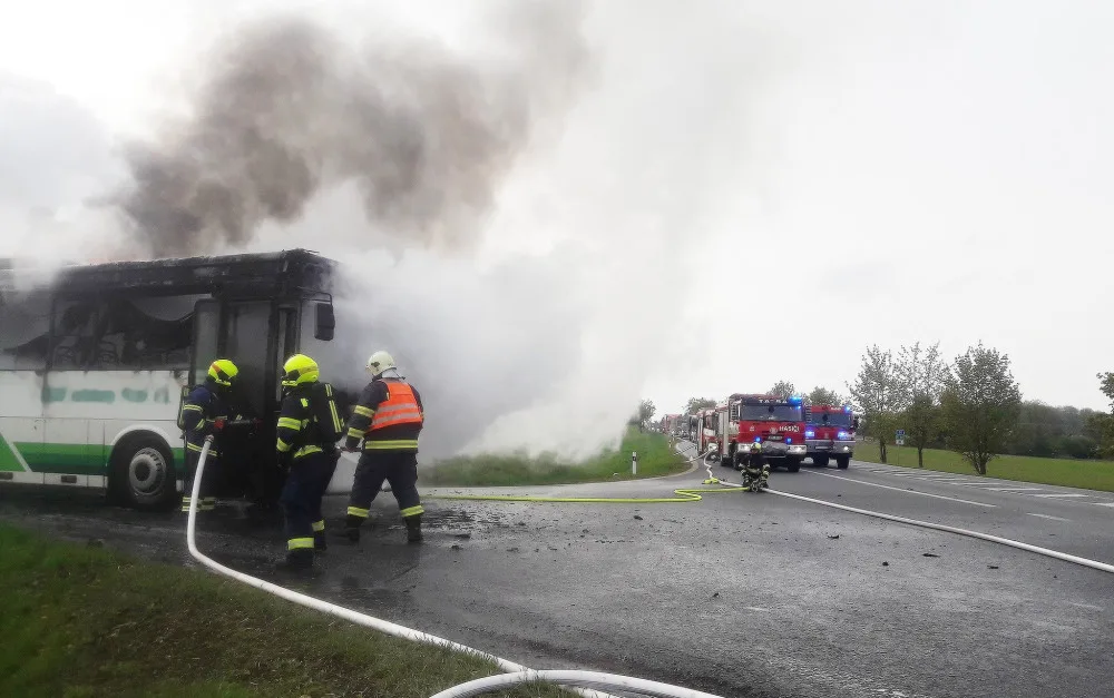 Hořící autobus