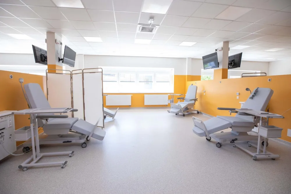 Nové dialyzační středisko za 80 milionů korun má Klatovská nemocnice pro pacienty se selháním ledvin