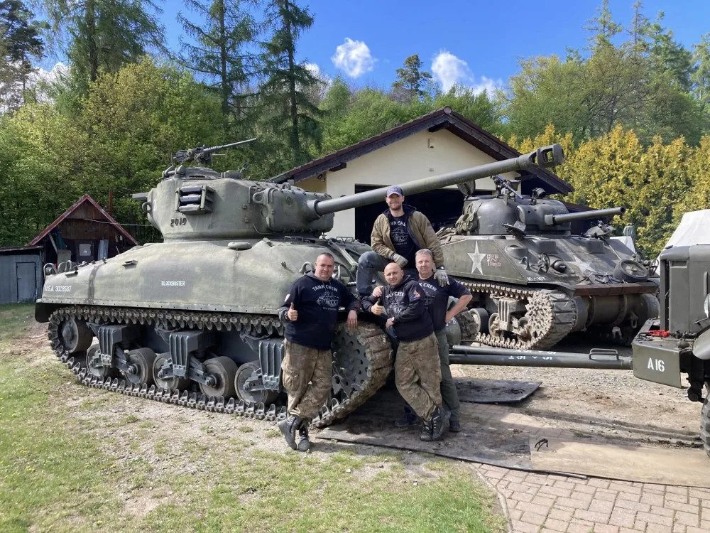 Jako jediný v Česku vlastní pojízdný americký tank Sherman, teď renovuje další pro muzeum generála Pattona
