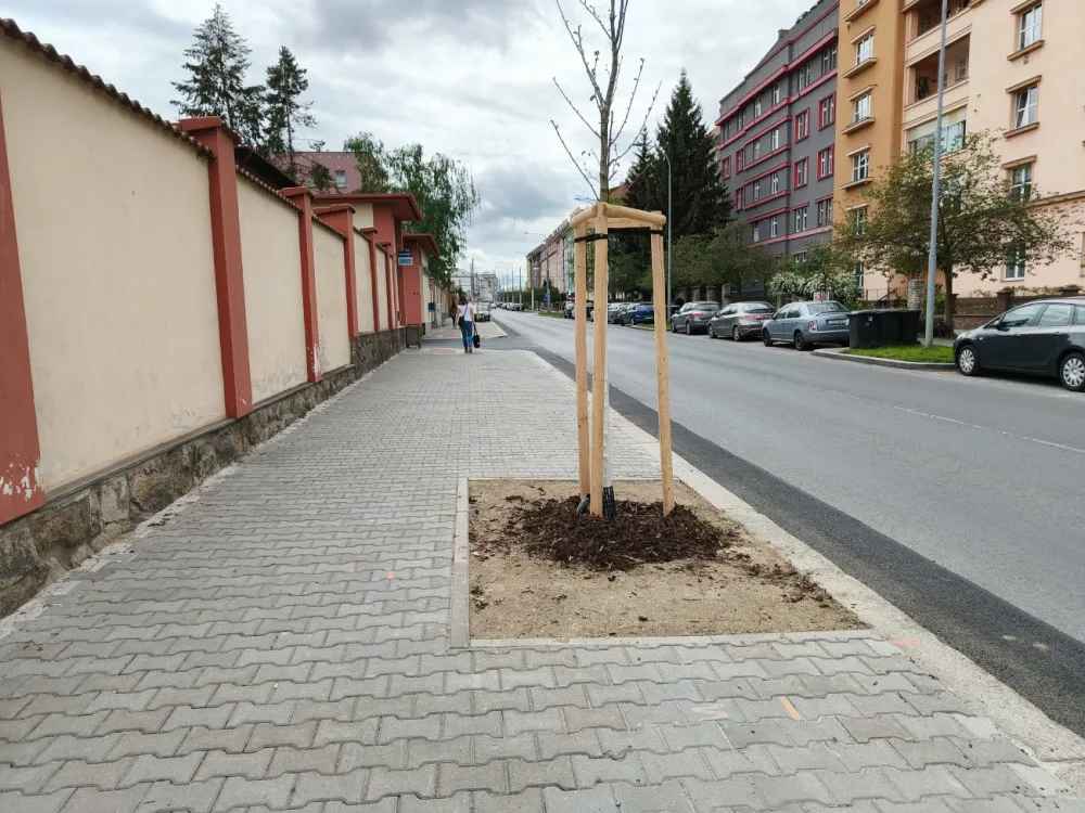V těchto místech mohla zniknout podle místních další parkovací stání.