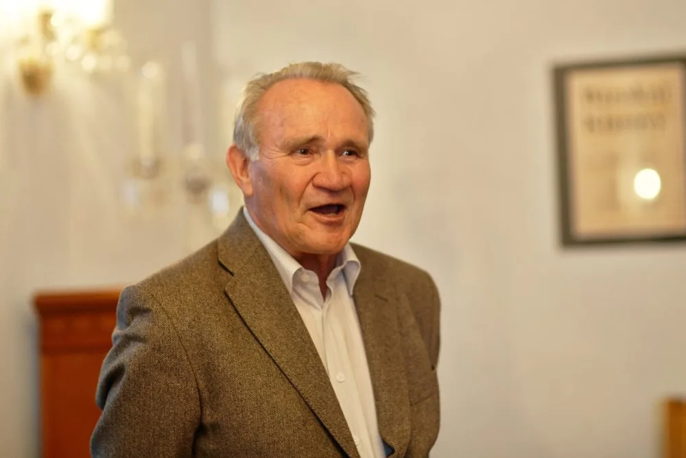 Zemřel druhý porevoluční starosta Klatov Karel Mráz. Byl uznávaným politikem i oblíbeným pedagogem