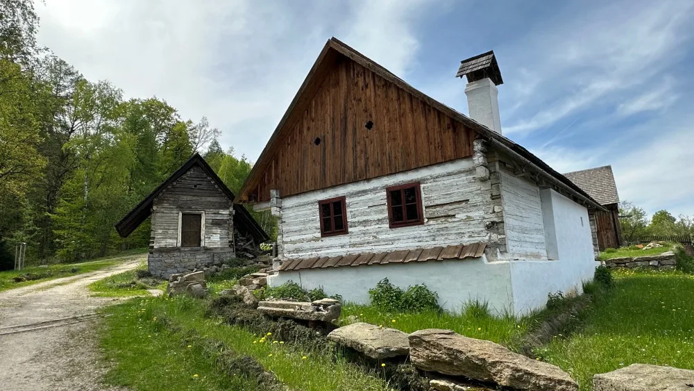 Na snímku je jedna ze souboru chalup ve skanzenu v Chanovicích