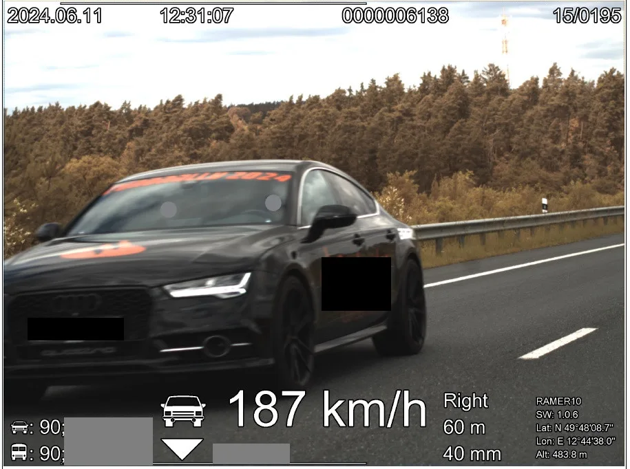 Nejvyšší rychlostí prosvištěl kolem policejního radaru řidič s tímto vozem. Na povolené devadesátce mu naměřili rychlost 187 km/h