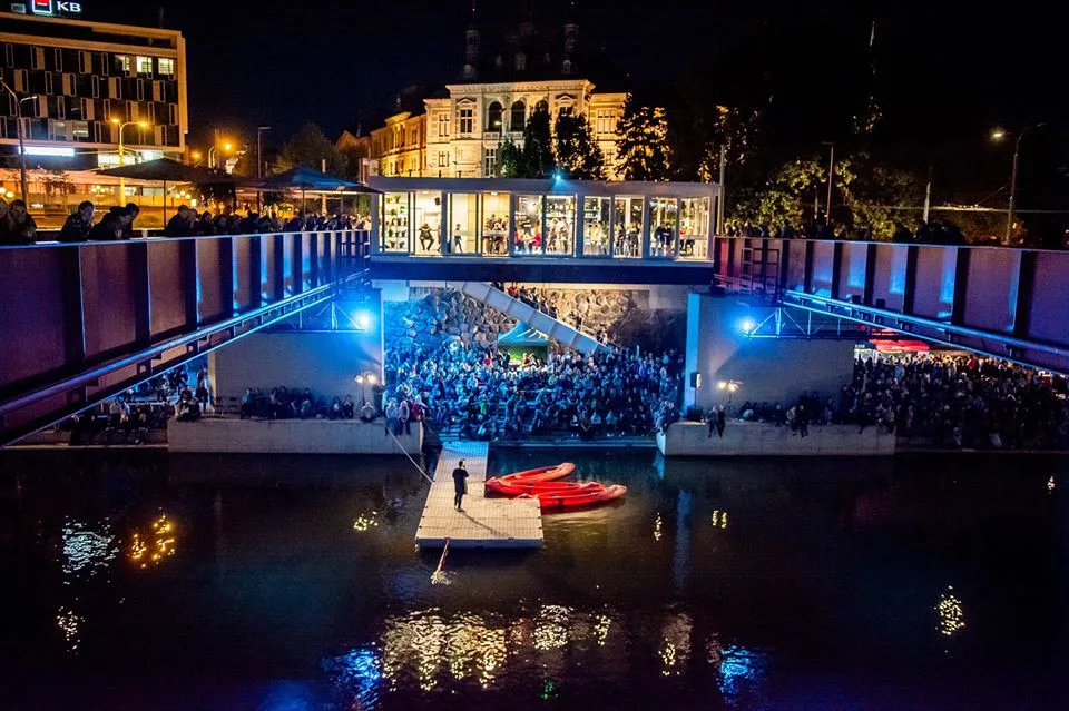 Akce bere návštěvníky na různá zajímavá místa v Plzni, foto: PechaKucha Night
