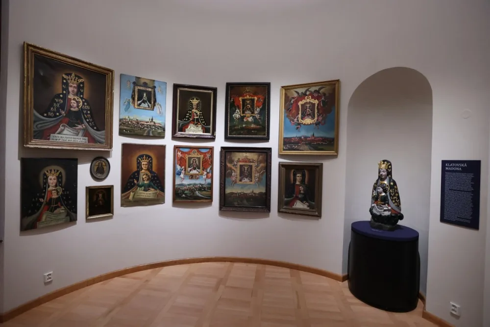 Klatovské muzeum má po 28 letech novou expozici, mapuje historii města od doby kamenné do roku 1989