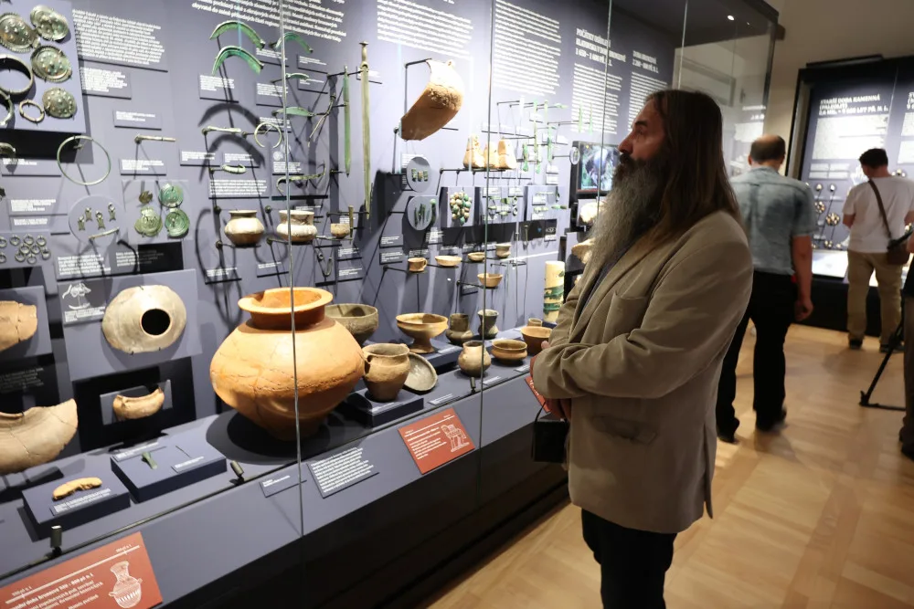 Klatovské muzeum má po 28 letech novou expozici, mapuje historii města od doby kamenné do roku 1989