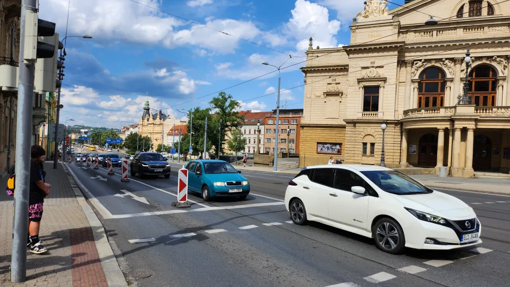 Řidiče čekají další omezení, rušná Klatovská třída projde rozsáhlou opravou