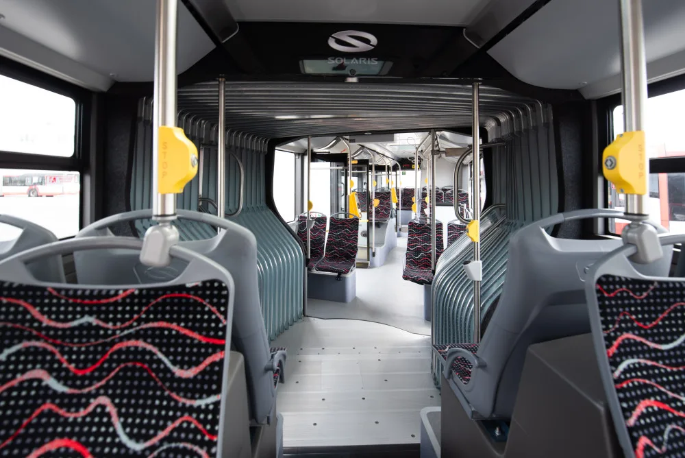 Cestující v Plzni budou vozit nové klimatizované autobusy, mají 18 metrů a předsuvné dveře