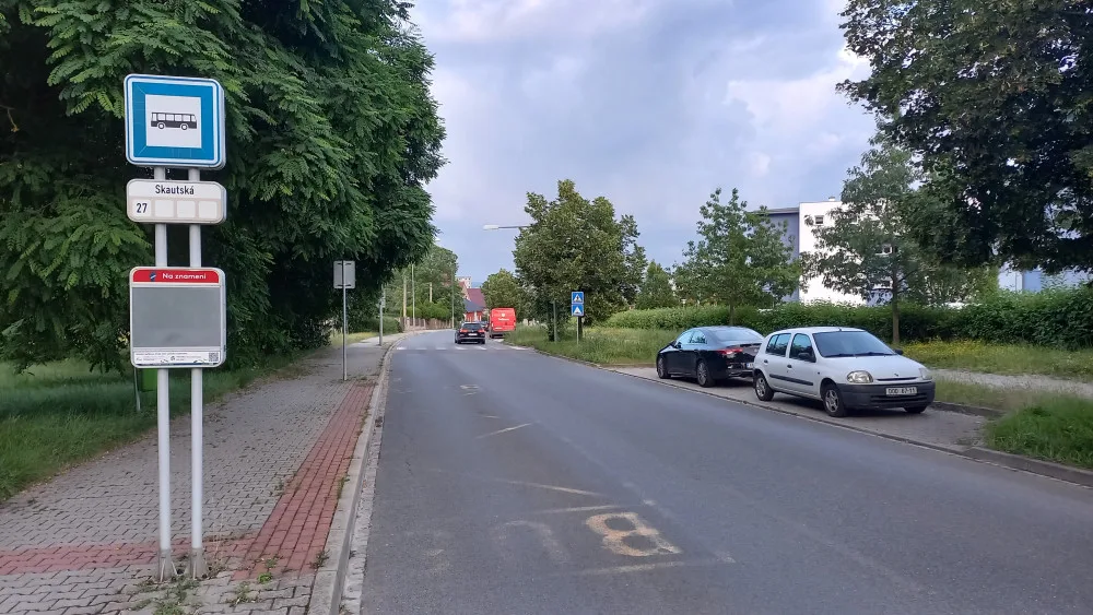Stav Kotíkovské ulice před opravou.
