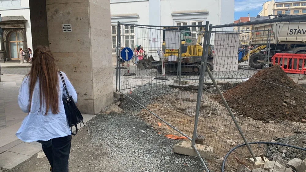 Rekonstrukce Zbrojnické v centru vstoupila do další fáze, vjezd na náměstí je možný Prešovskou a Dominikánskou