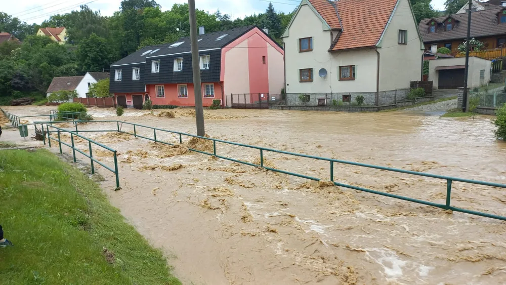 Letošní bleskové povodně napáchaly obrovské škody, jednu obec vyplavila voda už třikrát